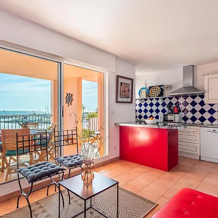 Baie Des Lecques By Interhome